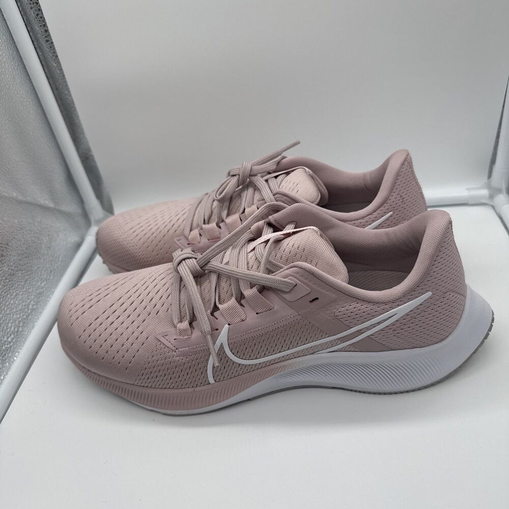 Size 11 Women’s- Nike Air Zoom Pegasus 38 Champagne - Picture 2 of 5